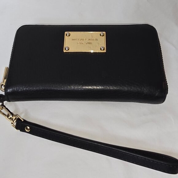 Michael Kors Jet Set Travel Black Grain Leather Divided Interior Wallet Wristlet - Picture 1 of 4